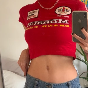 Baby tee - Cool baby tee jag hittade på myrorna i våras! Aldrig använt:( 