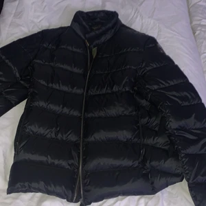 helt ny parajumper jacka! - Helt ny endast testad och ej använd alls pga fel storlek säljes endast då lappen e avtagen och väck..kostade 5000kr ny. Kan mötas upp i Särö/Onsala/Kungsbacka 