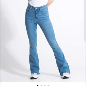 säljer mina jätte fina jeans från lager 157 som jag tyvärr köpte i fel storlek