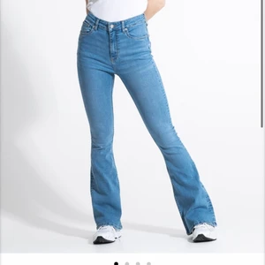 jeans - säljer mina jätte fina jeans från lager 157 som jag tyvärr köpte i fel storlek