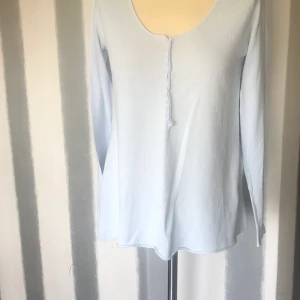 Hunky Dory stickat tröja S/M ljusblå - Stickat tröja från HunkyDory, ljusblå, fint skick.