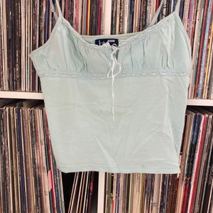 Linne  - Gulligt blått linne från Blu i storlek M/L. Jag säljer linnet eftersom att det är för stort. 