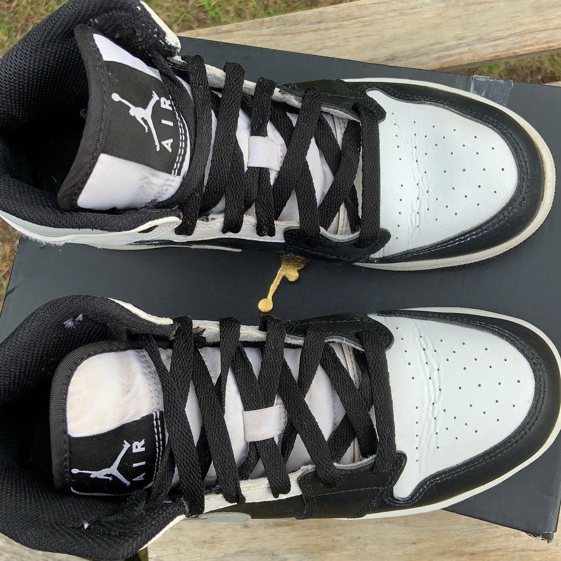 Air Jordan 1 Mid White Shadow (GS) - 90