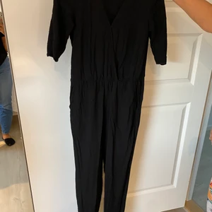 Jumpsuit  - Helt ny jumpsuit aldrig använd 