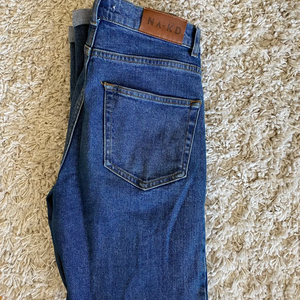 Fina jeans som sitter jättefint i midjan!. Jeans & Byxor.