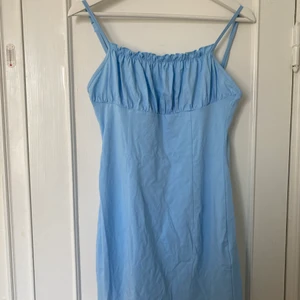 Klänning SHEIN Small - • Small • Enbart testad & inte använd • Swish 💗