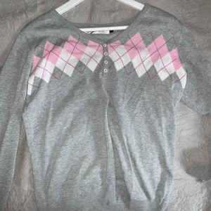 Snygg tröja - Långärmad tröja i toppen skick:) passar xs-s, frakt tillkommer🥰