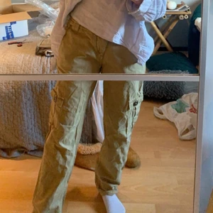 CARGO PANTS  - AS najs cargo pants som jag verkligen gillar, lågmidjade inte för tighta och såklart super sköna! Använder dock inte så ofta som jag trodde:/ 