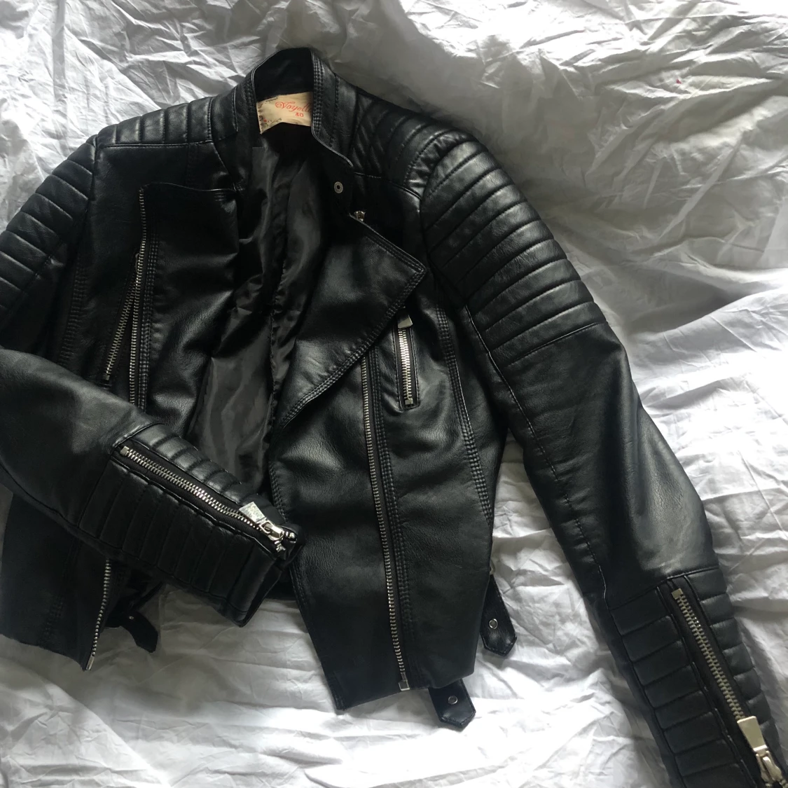 Chiquelle Skinnjacka Svart