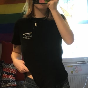 T-shirt från gina🤩 - Välj bland tröjor/toppar på min sida och få 4 för 99🤩