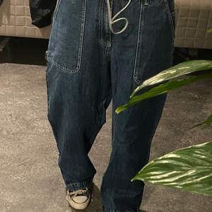carpenter jeans från monki, säljes för dom inte kommer till användning