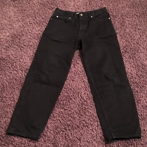 Jeans - Ett par svarta Jeans. Byxorna är baggy likt många skatejeans exempelvis polar bigboys