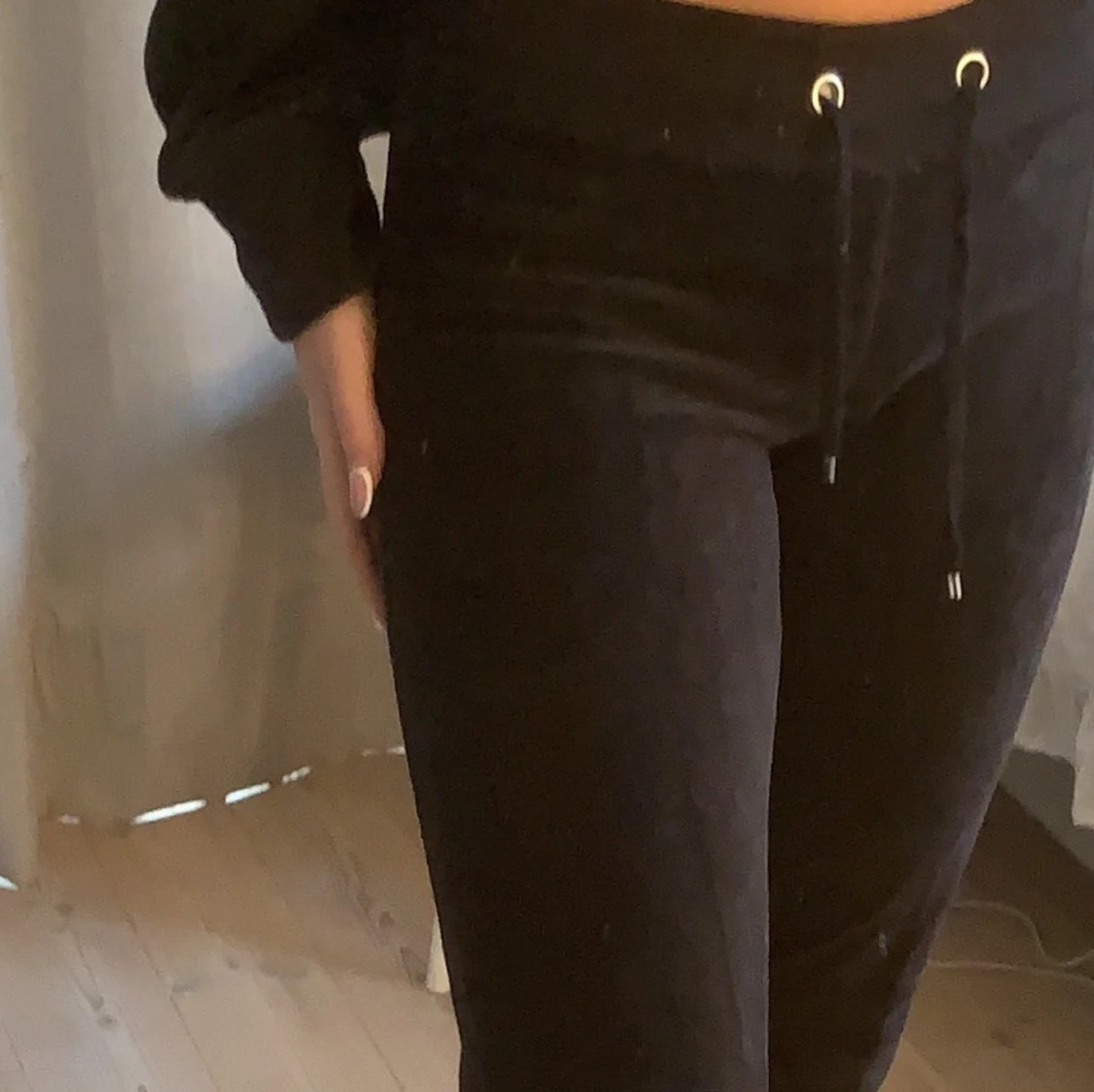 Midwaist mjukisbyxor i sammet strl xs