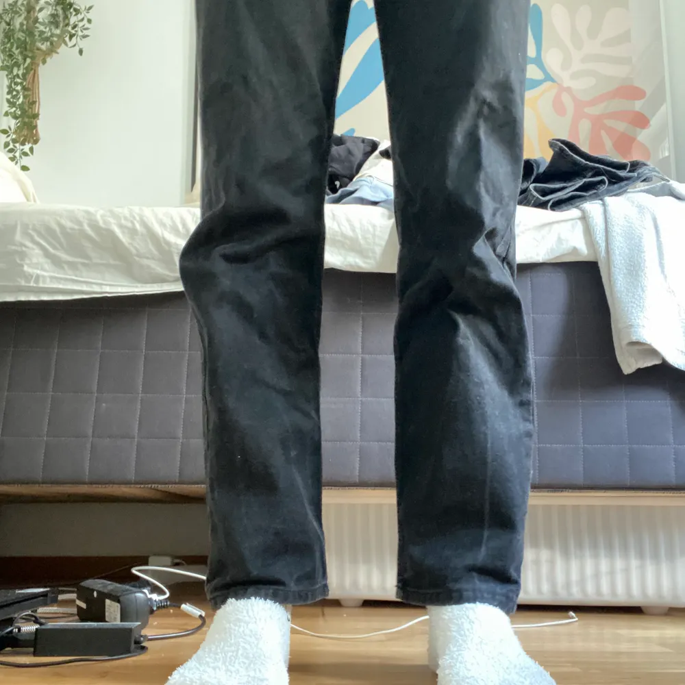 Vida i benen och superfin passform (jag är 177cm). Jeans & Byxor.