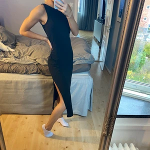 Svart klänning - Jätte snygg klänning. Köparen står för frakten. Kram💓