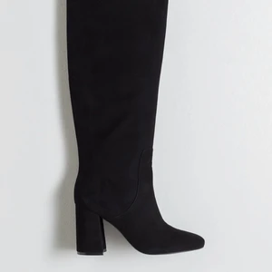 Stövletter & other stories - Säljer mina stövletter från other stories. Aldrig använda💕 Ordinarie pris 2200kr