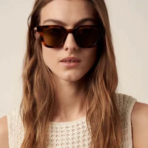 CHIMI SOLGLASÖGON  - Säljer dessa underbara CHIMI Solglasögon i färgen tortoise som passar när som helst. Använda fåtal gånger är är i väldigt fint skick! Säljer för 500kr+frakt ❤️‍🔥