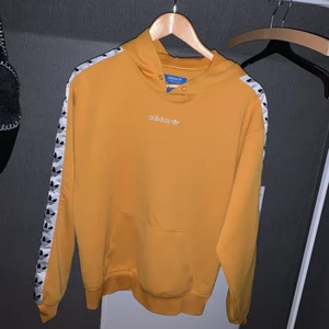 Adidas retro hoodie - Retro hoodie från adidas!