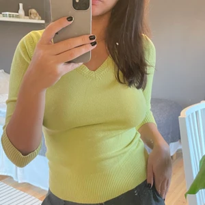 Grön tröja - Bra skick, köparen står för frakten ☺️