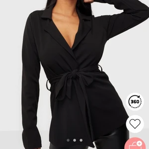 Blazer - Använd 2 gånger, nypris 299kr. Köpt på Nelly. 