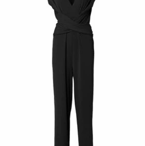 Marlene Birger byxdress  - Superfin och bekväm. Använd vid 2 tillfällen endast. Storlek XS, jag har vanligtvis strl S/M. Köpte i somras för 2499kr