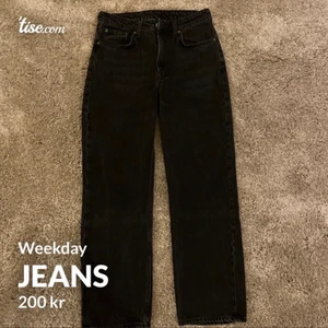 Straight leg jeans - Andvänt några gånger, bra skick 