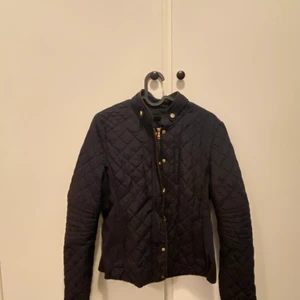 Zara jackor i storlek S/M - korta jackor i fin skick 