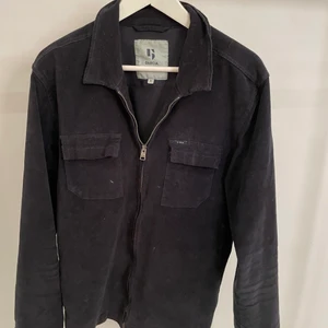 overshirt - Blå overshirt, ord pris 999kr i strl M-L