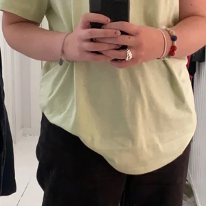 T-shirt  - Jätte fin ljusgrön oversize tishirt 😍