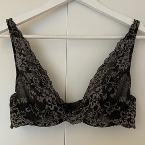 Bralwtte - Bralette i spets 🖤