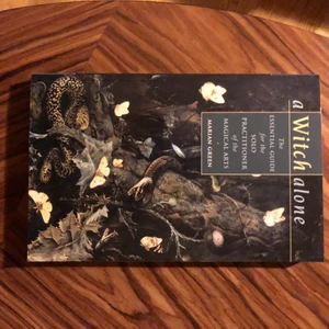 A witch alone  - Bok, näst intill nyskick. 150+ frakt 