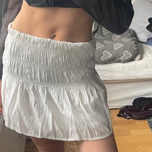 Vit volangkjol - Perfekt till sommaren!!!