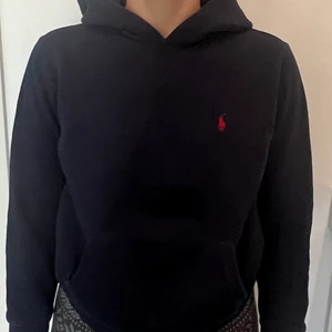 Polo Ralph Lauren  - Använd ca tre gånger, har inga skador! Storlek M - 10-12 år