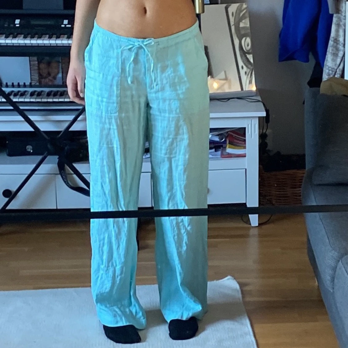 Blå lågmidjade linnebyxor 