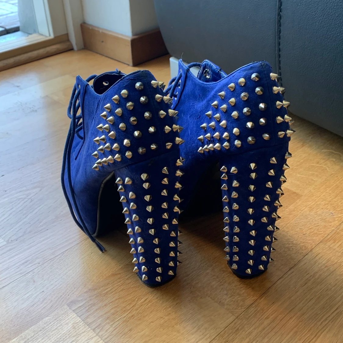 Blåa högklackade - 91