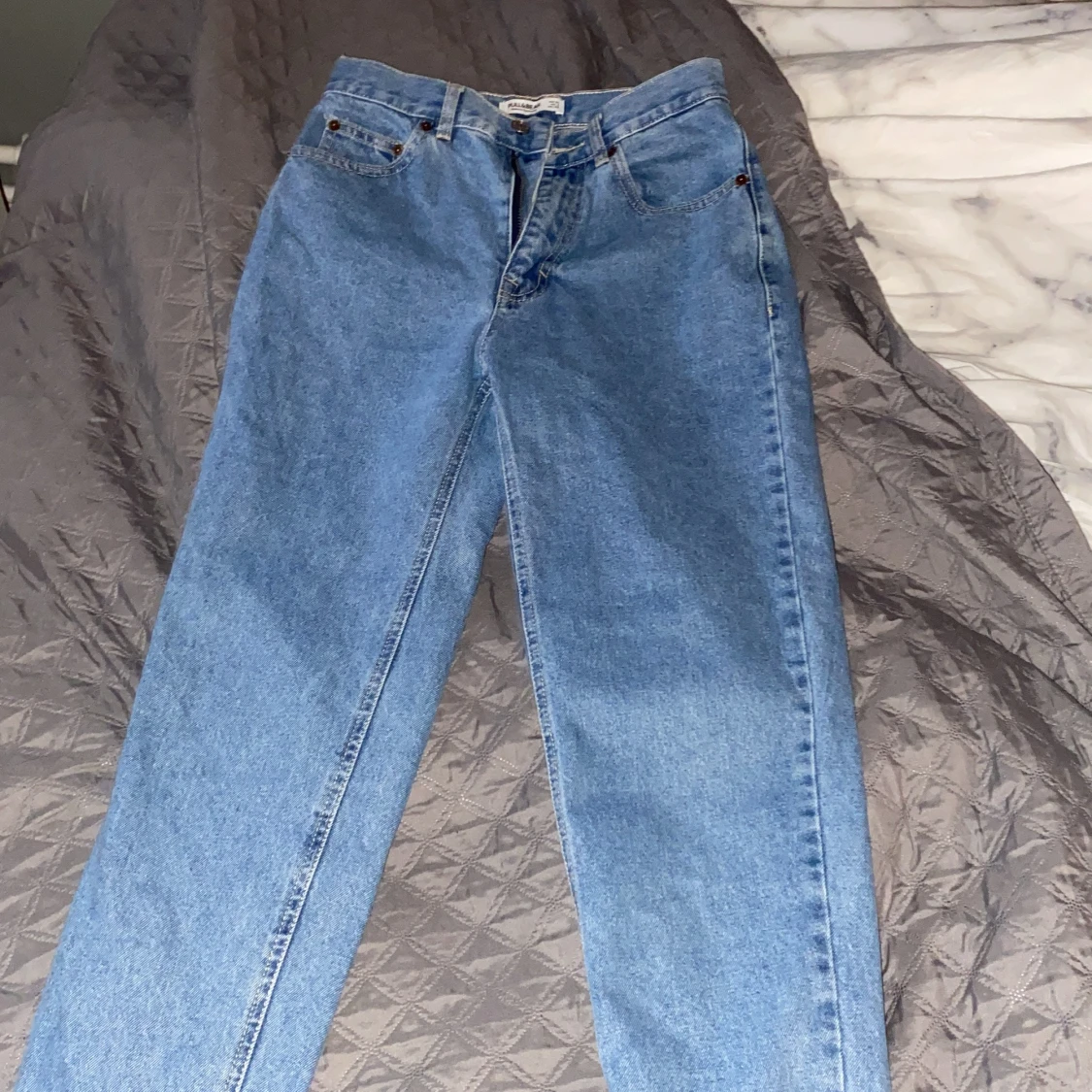 Blåa pull&bear jeans 