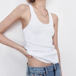 Linne - Vitt linne. Storlek M. Skicka gärna ett meddelande vid frågor! Pris kan diskuteras vid snabbt köp!