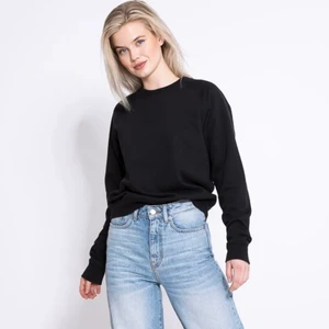 Swatshirt - En fin sweatshirt köpt på Lager157, säljer då den inte kommit till användning. Storlek M vilket motsvarar 36/38. Köptes för 150kr men säljer för 59kr