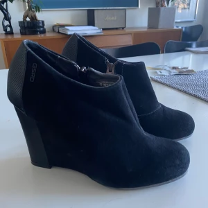 G-star raw 36 - Säljer mina coola klackar från G-star raw. I nyskick💘 köpte i USA för något år sedan, nypris ca 1500kr🦋