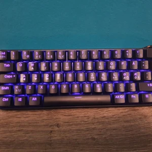 Gamingkeyboard - En gamingkeyboard som byter färg, har ni några frångor ställ gärna dom