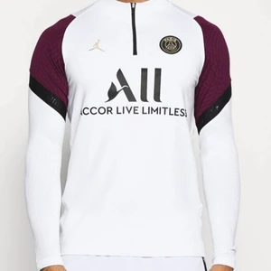 Psg tröja - Säljer denna psg tröja fast dammodell, den är i storlek S/ M och aldrig använd. Skulle säga att den sitter som en S