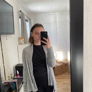 Ljusgrå kofta - Har använt några gånger, är i bra skick.