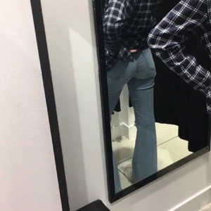 Bootcut Jeans - Ett super fint par Bootcut jeans från Cubus med egen gjorda hål. Super fina och är i bra skick! 💞 Buda gärna 🤛🏻🤛🏻🥰