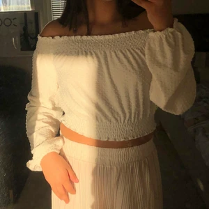 Söt topp  - Säljer denna jätte söta topp från hm, tröjan kommer ej till användning.