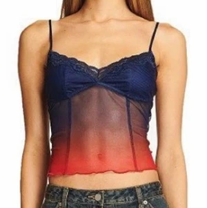 I AM GIA topp - Använd vid 1 tillfälle. Köpare står för frakt vid leverans. 