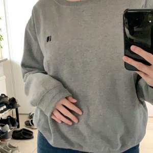 grå mysig sweatshirt från Cubus i storlek L