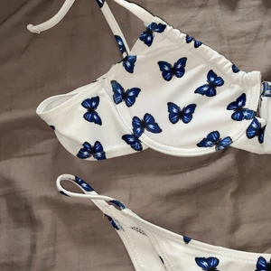 Bikini - HELT OANVÄND. Stl L men passar ngn som har S då den e extremt liten i storlek ❤️ Frakt tillkommer💕