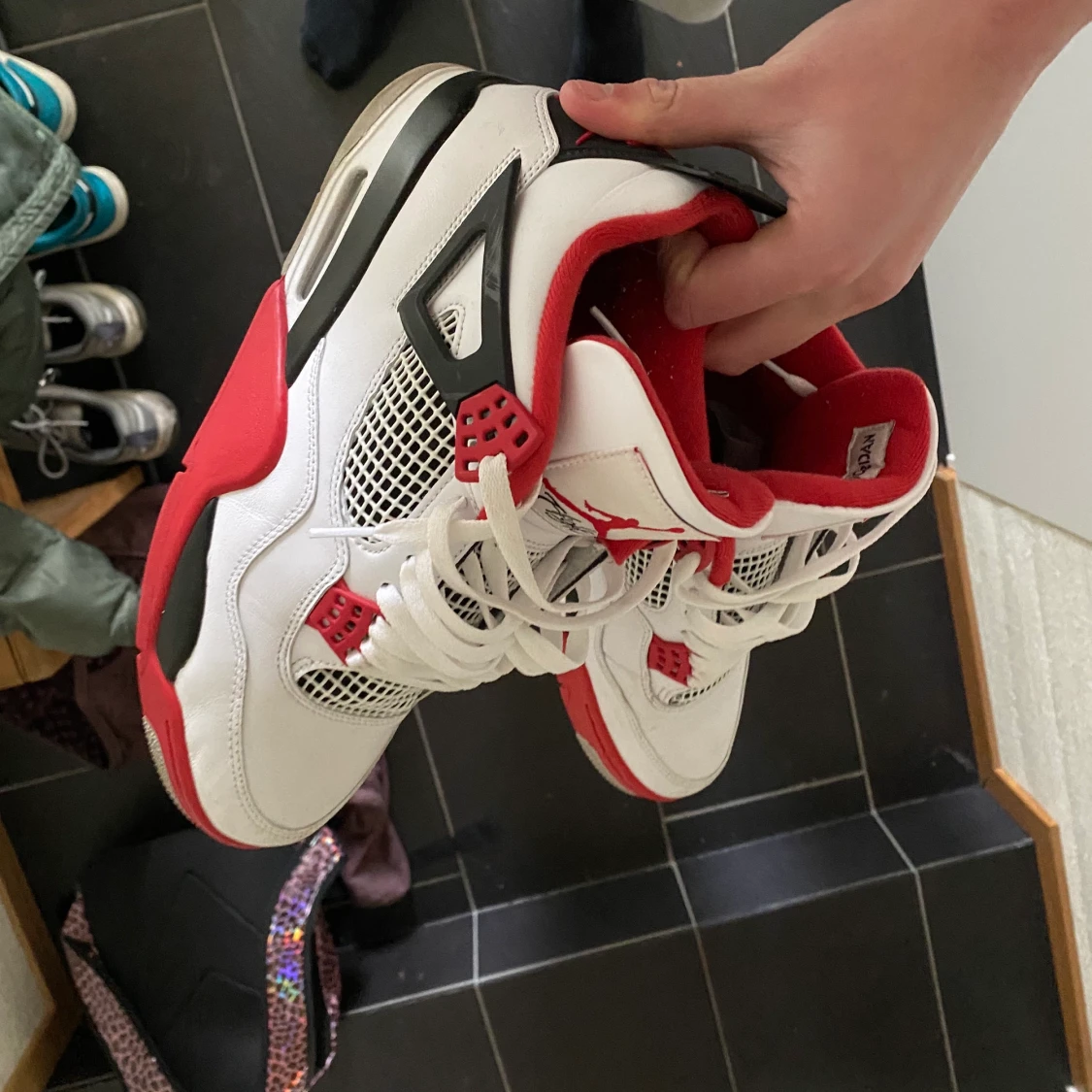 Nike jordan 4 retro fire red