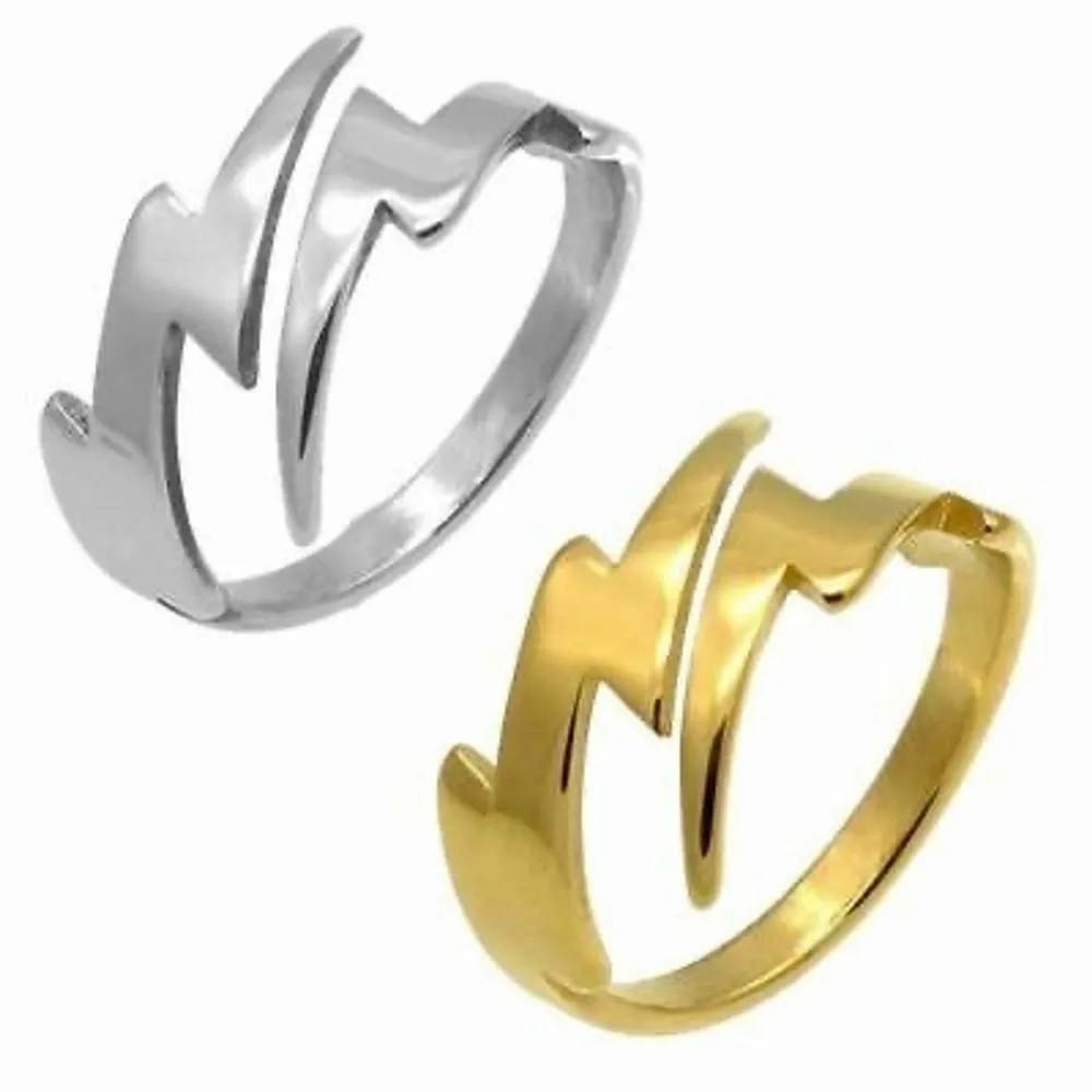 Väldigt fin ring som är guldfärgad och formad som en blixt⚡️ Har även en silvrig likadan ring!✨. Accessoarer.