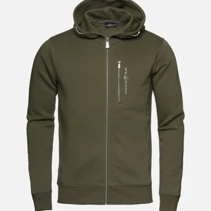 Sail racing kofta - Använd ett par gånger men fortfarande som ny. Köpt för 700kr. Passar mig som har Xs 